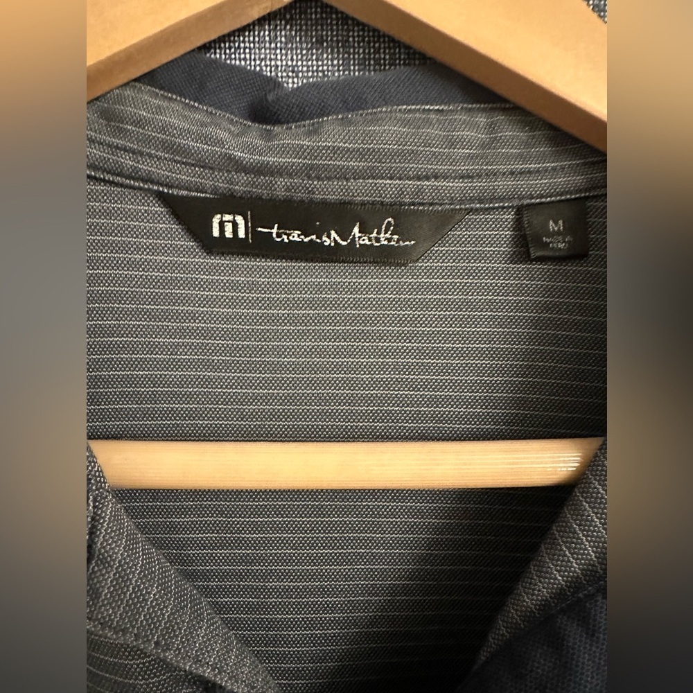 Travis Mathew golf shirt polo breathable fabric classic collar short sleeves M - Picture 3 of 7
